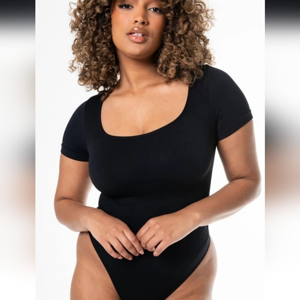 HeyShape Square Neck Thong Bodysuit in Black, Size XXL. NWT